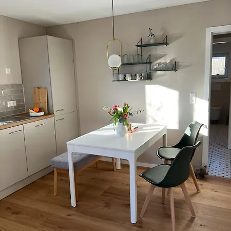 Charmante Mit 3 Schlafzimmer Und Balkon In