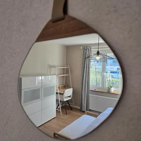 Mit Balkon In Apartment