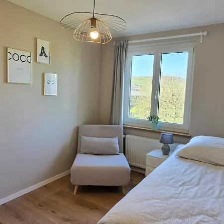 Apartment Mit Balkon In