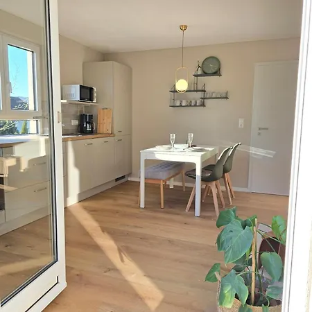 Mit Balkon In *