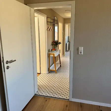 Charmante Mit 3 Schlafzimmer Und Balkon In Lörrach