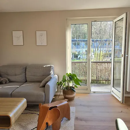 Mit Balkon In Apartment *
